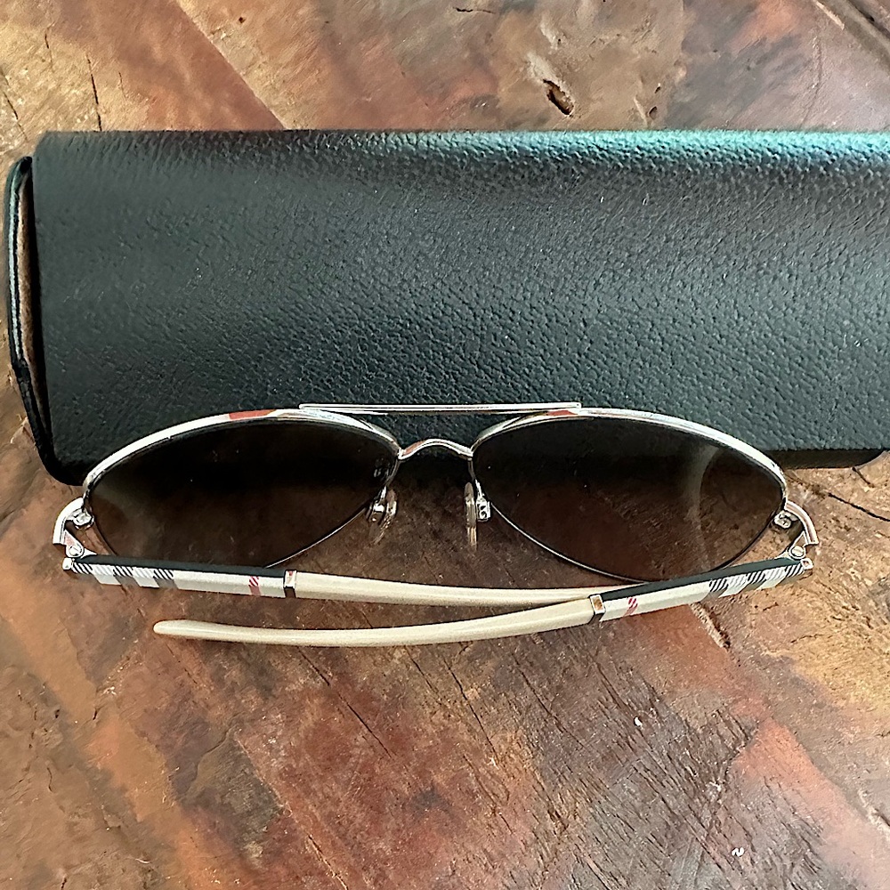 Burberry aviator sunglasses. Slightly used - Picture 1 of 6